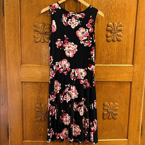 Lascana Sleeveless Keyhole Dress in Floral Navy/Pink Knee-Length (size 10) - Picture 4 of 5
